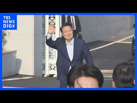「ユン、アゲイン」支持者ら歓声　韓国・ユン前大統領 公邸から退去　今後自宅から刑事裁判に臨む｜TBS NEWS DIG